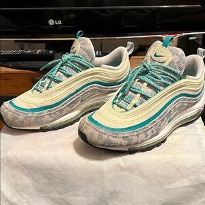 NIKE AIR MAX 97 NEPTUNE GREEN CAMO COCONUT CREME SIZE 10